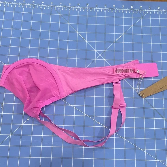 🦁SKIMS Style: No Show Molded Unlined Demi (BR-DEM-1883). - Picture 8 of 10